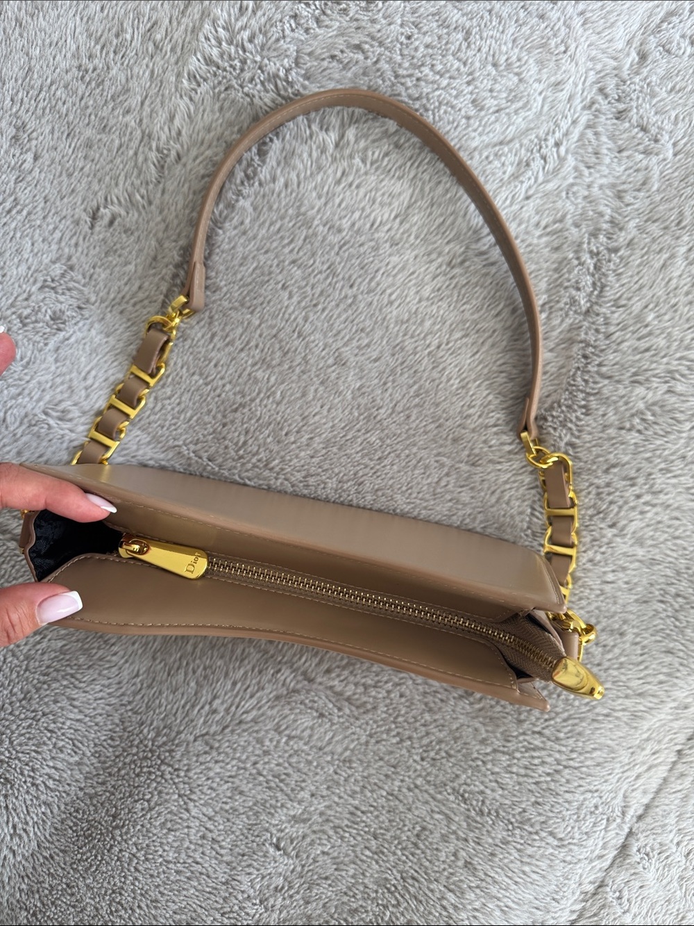 Dior Tan Leather CD Shoulder Bag with Gold Chain Strap - Picture 4 of 5